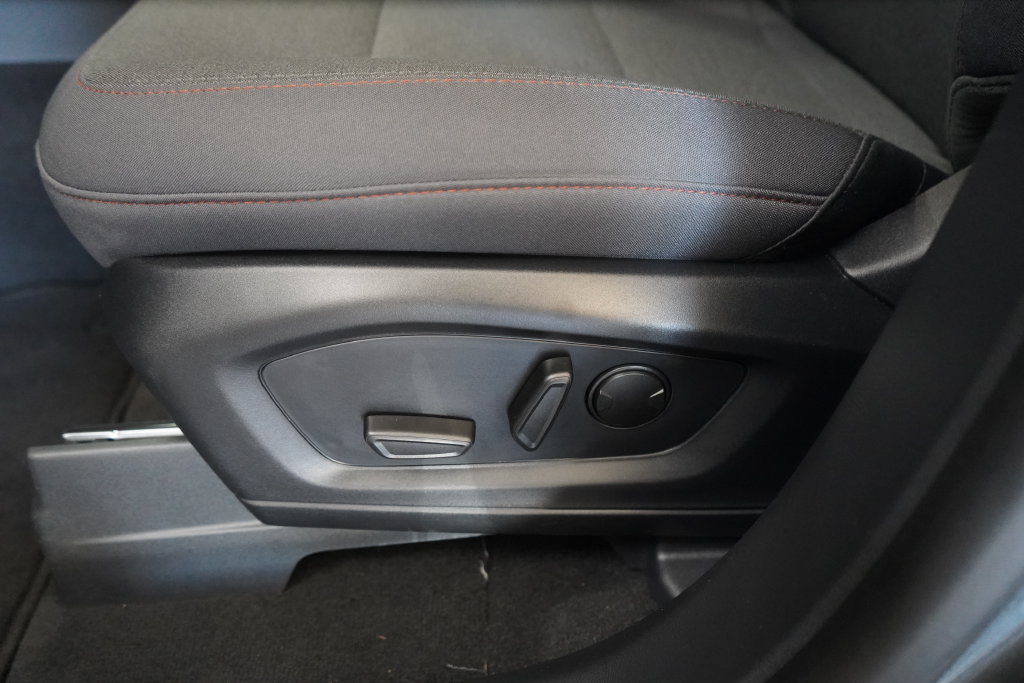 New 2026 Ford Explorer Active RWD image 18