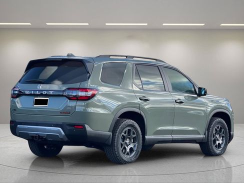 New 2026 Honda Pilot TrailSport image 5