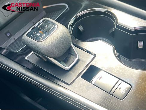 Used 2021 Nissan Rogue Platinum image 22