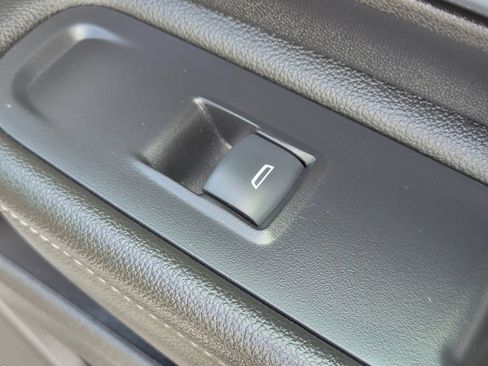 Used 2024 GMC Terrain SLE FWD image 34
