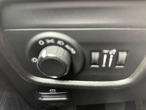New 2025 Jeep Grand Cherokee Laredo X w/ Luxury Tech Group I AWD/4WD image 18
