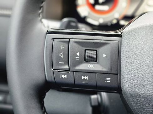 New 2026 Nissan Pathfinder Platinum image 16