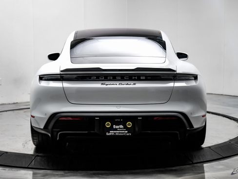 Used 2020 Porsche Taycan Turbo S image 10