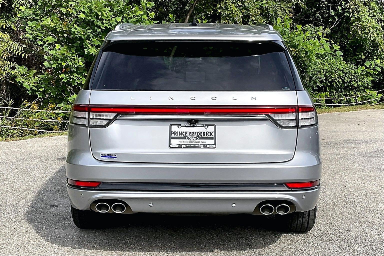 Used 2023 Lincoln Aviator Grand Touring w/ Equipment Group 301A AWD/4WD image 4