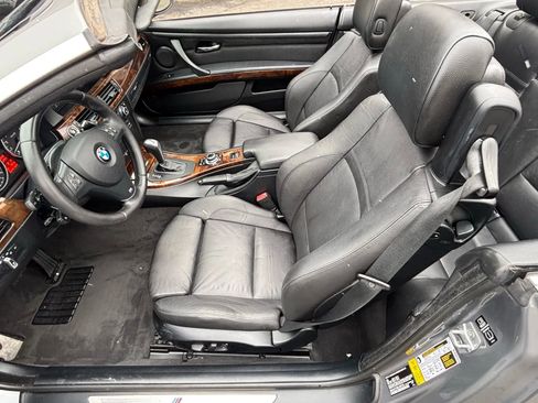 Used 2013 BMW 335i Convertible image 21