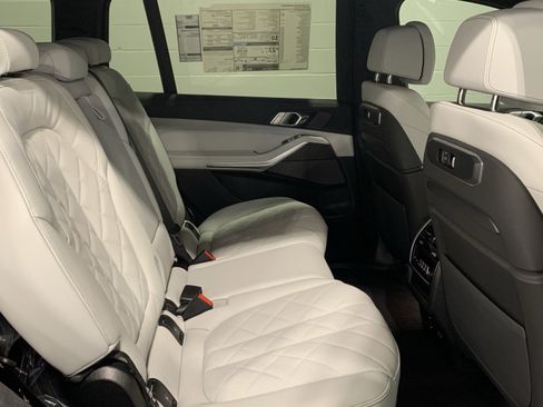 Used 2026 BMW X7 xDrive40i AWD/4WD image 27