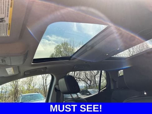 Used 2021 GMC Acadia SLT w/ LPO, Black Accent Package image 25