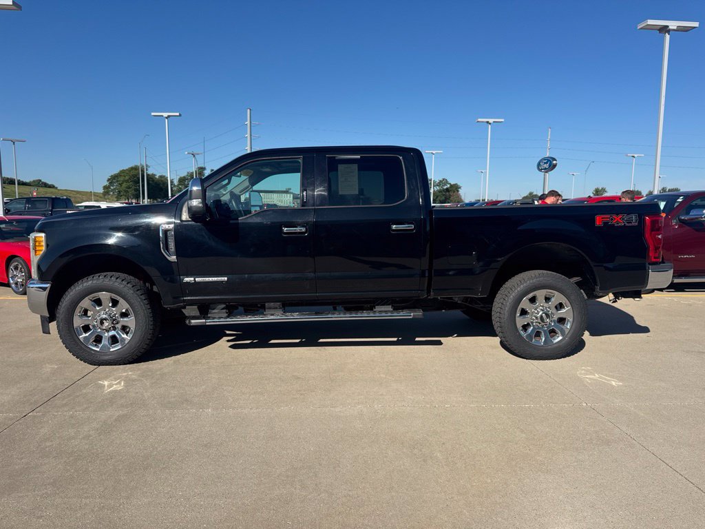 Used 2017 Ford F250 Lariat w/ Lariat Ultimate Package AWD/4WD image 28