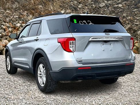 Used 2022 Ford Explorer XLT image 10