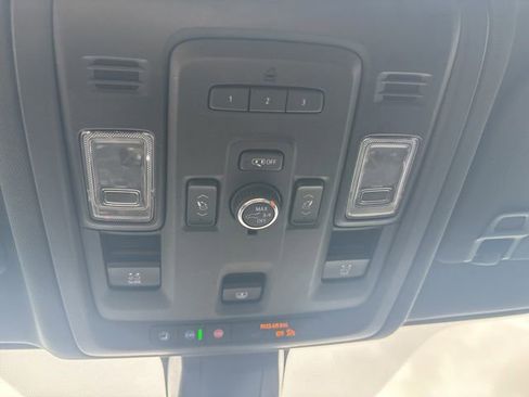 Used 2021 Chevrolet Tahoe LT w/ LT Signature Package image 16