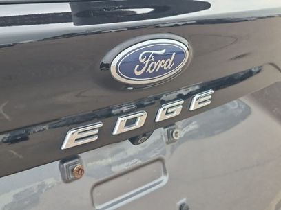 Used 2021 Ford Edge SE
