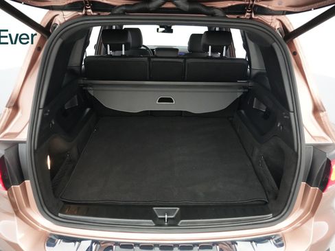 Used 2023 Mercedes-Benz EQB 300 4MATIC image 8