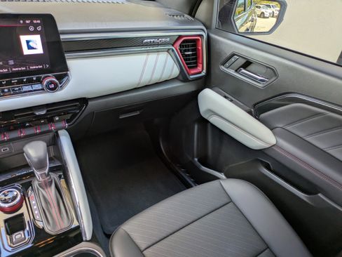 Used 2024 GMC Canyon AT4X image 14