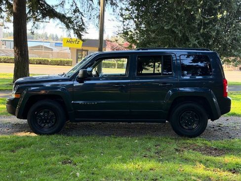 Used 2014 Jeep Patriot Sport w/ Power Value Group image 4