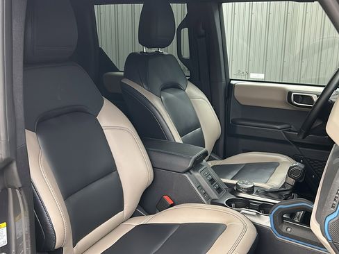 Used 2024 Ford Bronco Wildtrak image 34