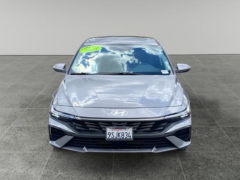 Used 2025 Hyundai Elantra SEL FWD image 8