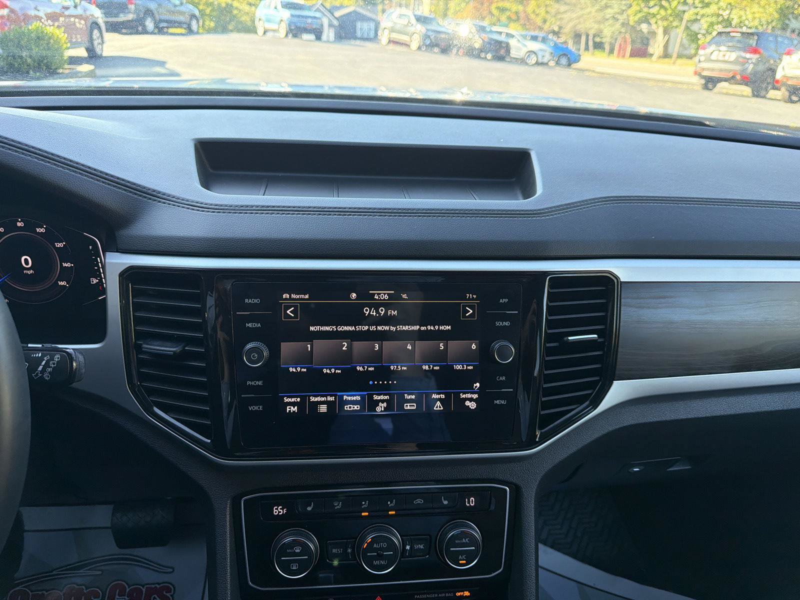Used 2023 Volkswagen Atlas SE AWD/4WD image 17