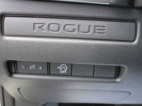 Used 2024 Nissan Rogue S image 18