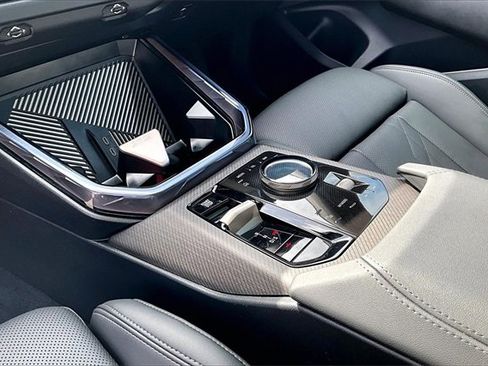 Used 2025 BMW X3 xDrive30i w/ Premium Package image 14