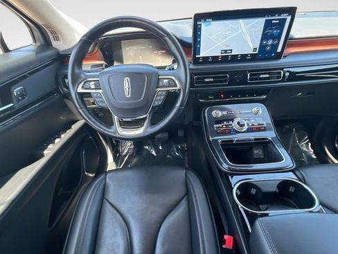 Used 2022 Lincoln Nautilus Reserve AWD/4WD image 11