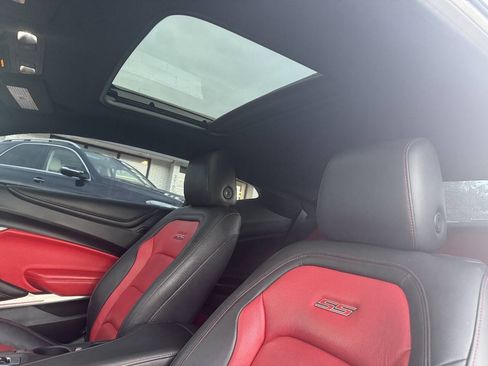 Used 2022 Chevrolet Camaro SS RWD image 13