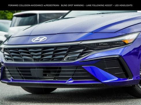 Certified 2025 Hyundai Elantra SEL FWD image 2