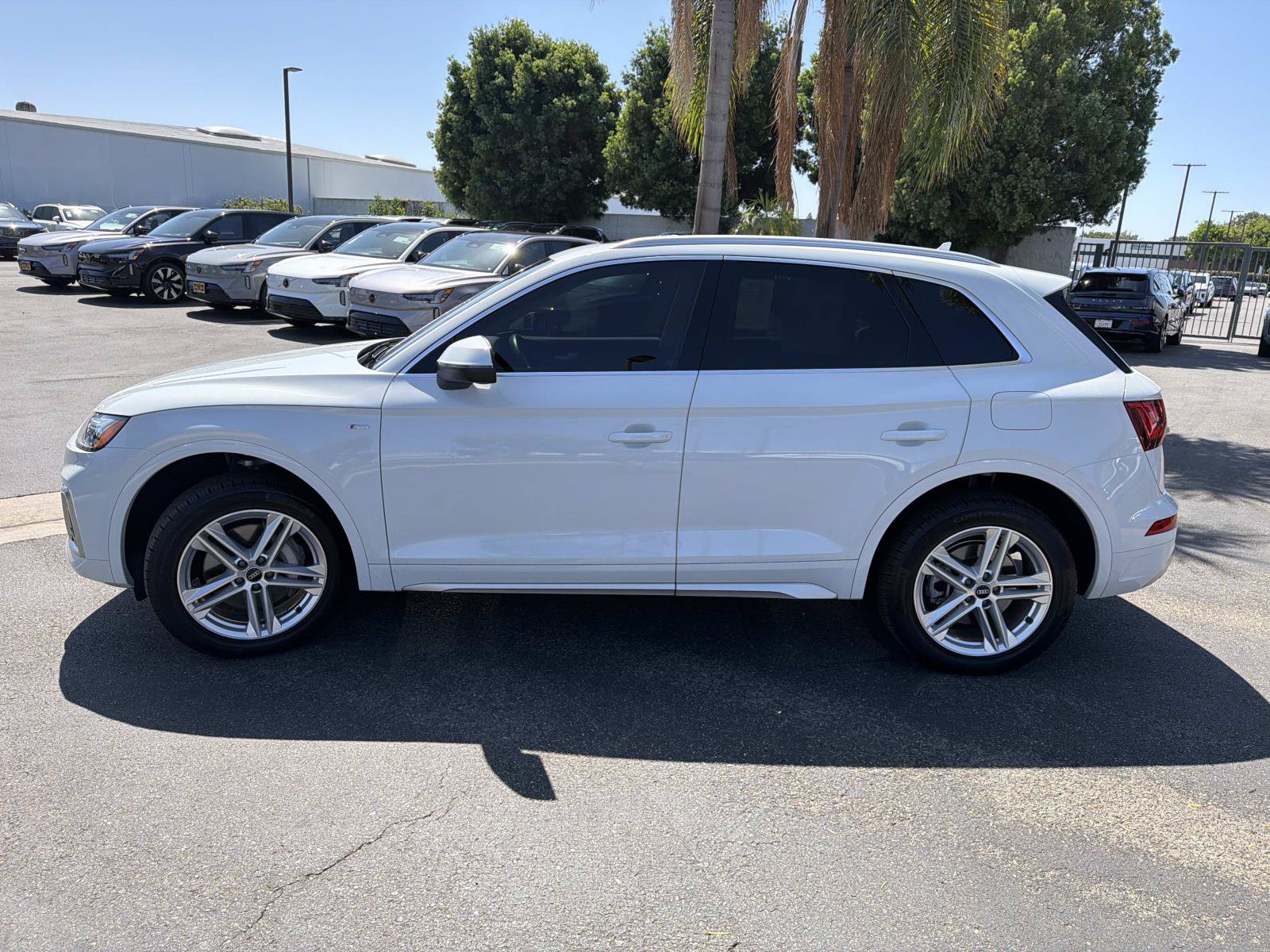 Used 2021 Audi Q5 e Premium w/ Convenience Package AWD/4WD image 8