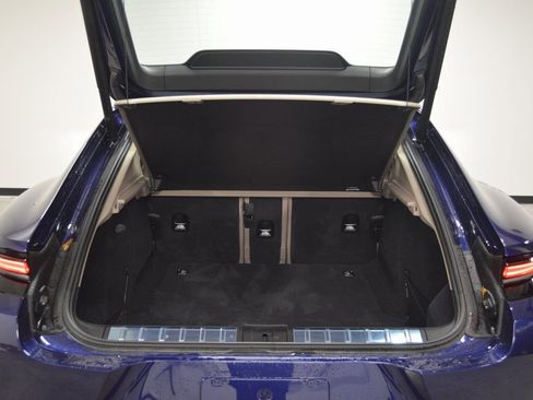 Certified 2025 Porsche Panamera image 38