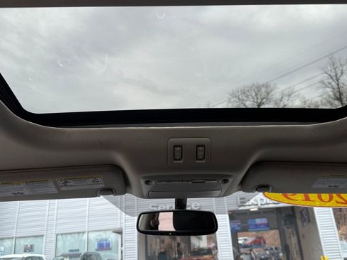 Used 2019 Nissan Murano SV w/ Premium Package image 17