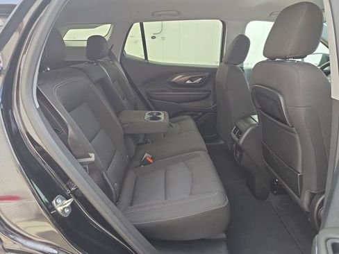 Used 2024 GMC Terrain SLE image 33