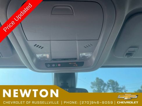 Used 2023 GMC Acadia SLE FWD image 10