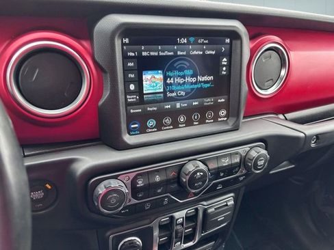 Used 2022 Jeep Wrangler Unlimited Rubicon w/ Cold Weather Group AWD/4WD image 20
