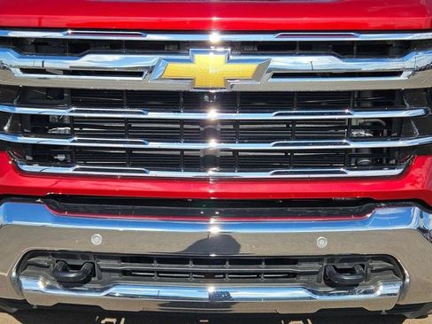 Used 2024 Chevrolet Silverado 2500 LTZ w/ LTZ Premium Package AWD/4WD image 9