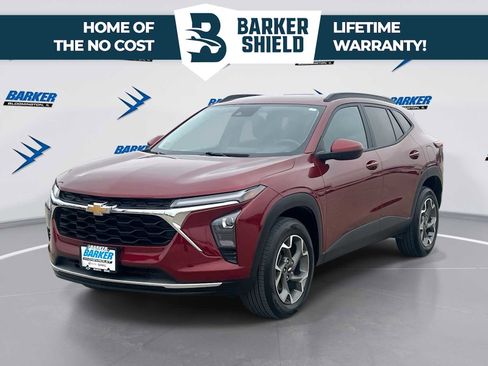 Used 2024 Chevrolet Trax LT w/ Driver Confidence Package image 1