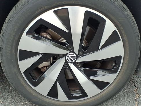 Certified 2022 Volkswagen ID.4 Pro S image 9