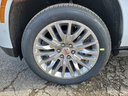 New 2026 GMC Yukon XL Denali w/ Sun & Power Step Package image 11