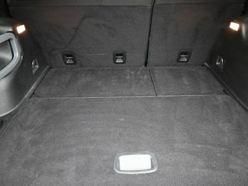 Used 2015 Jeep Cherokee Latitude w/ Cold Weather Group AWD/4WD image 9