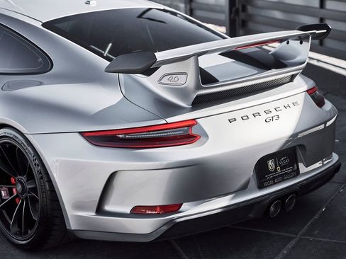 Used 2018 Porsche 911 GT3 w/ Sport Chrono Package RWD image 10