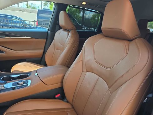 Certified 2025 INFINITI QX60 Sensory image 18