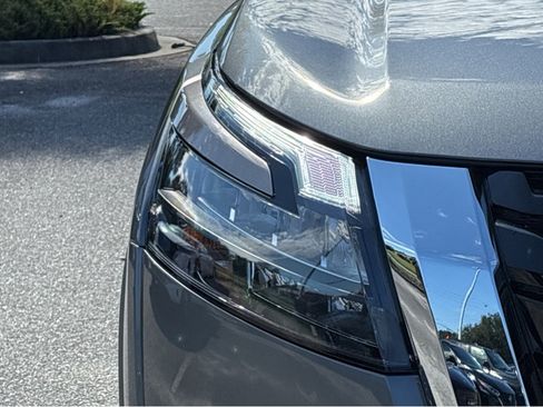 New 2026 Nissan Pathfinder SL image 21