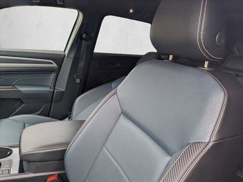 Used 2022 Volkswagen Atlas Cross Sport SEL R-Line image 15