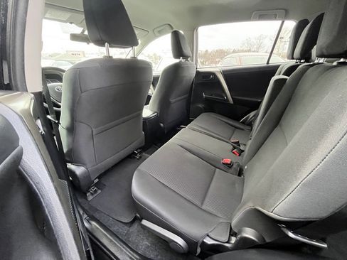Used 2014 Toyota RAV4 LE image 9