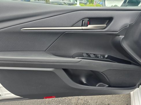Used 2025 Toyota Camry SE FWD image 30