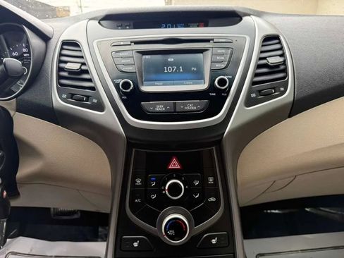 Used 2014 Hyundai Elantra SE w/ Option Group 02 FWD image 21