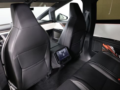 Used 2024 Tesla Cybertruck AWD Crew Cab image 46