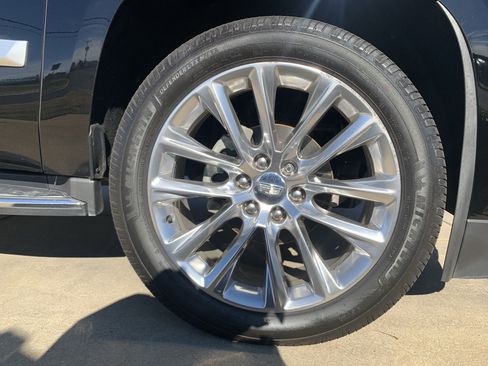 Used 2019 Cadillac Escalade ESV Luxury image 13
