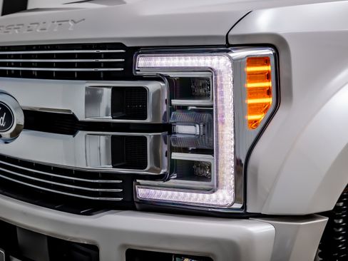 Used 2019 Ford F450 Limited image 34