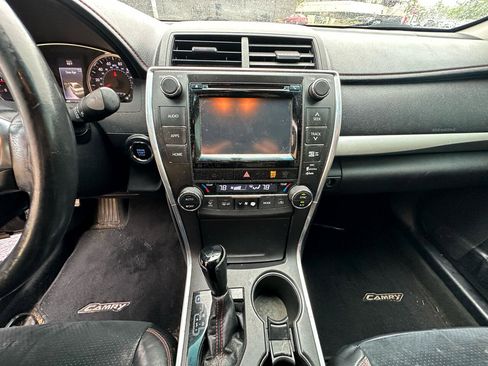 Used 2015 Toyota Camry XSE w/ Moonroof Package image 17