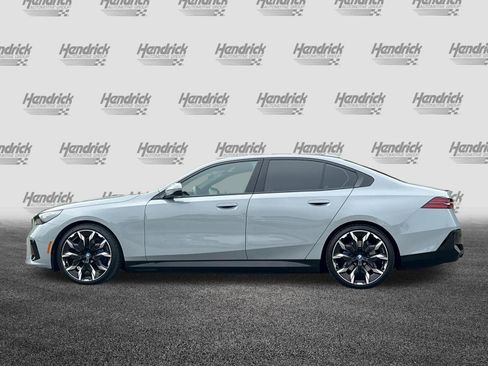 Used 2025 BMW i5 xDrive40 w/ M Sport Package AWD/4WD image 8