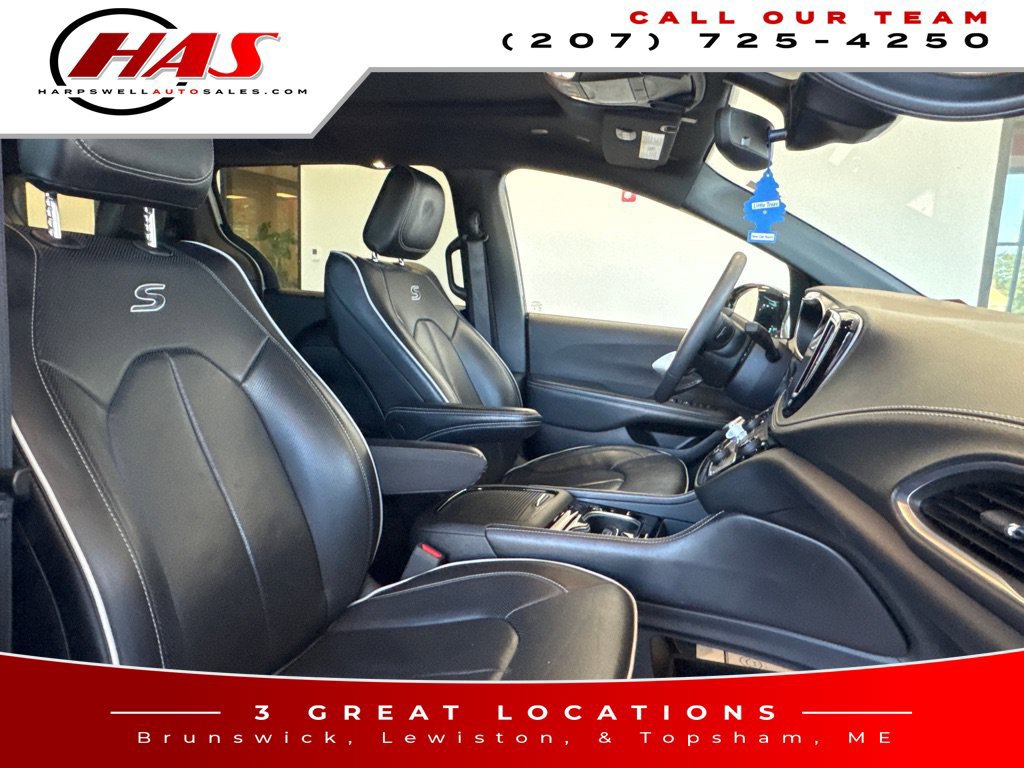 Used 2025 Chrysler Pacifica Limited FWD image 16